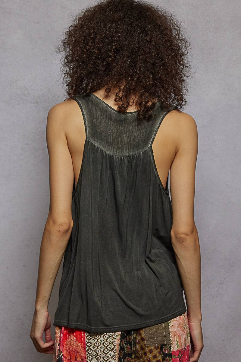 POL Sleeveless contrast floral lace crochet detail v-neck top